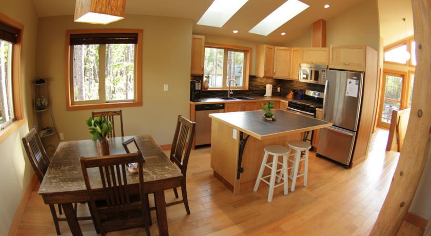 Black Bear Guesthouse توفينو الغرفة الصورة