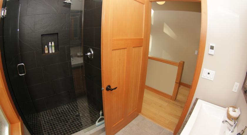 Black Bear Guesthouse توفينو الغرفة الصورة