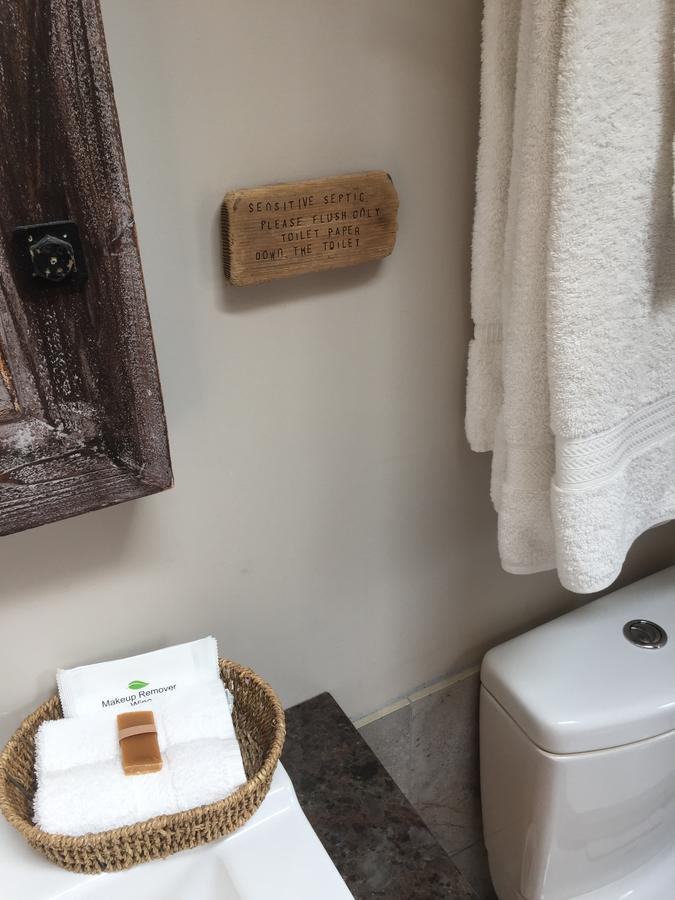 Black Bear Guesthouse توفينو المظهر الخارجي الصورة