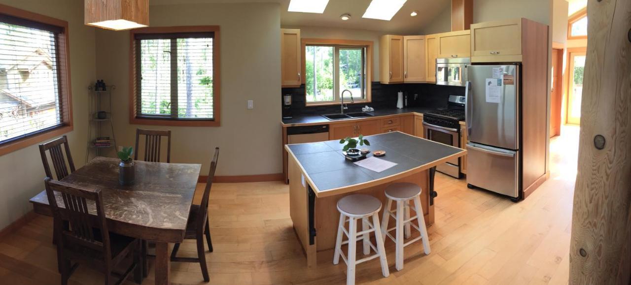 Black Bear Guesthouse توفينو المظهر الخارجي الصورة