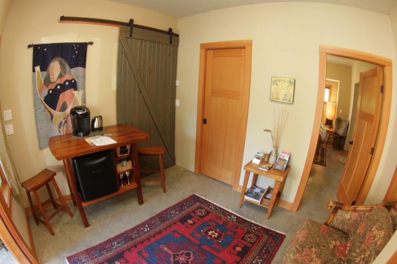 Black Bear Guesthouse توفينو المظهر الخارجي الصورة
